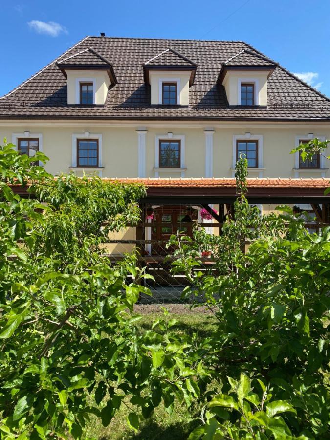 Spadok Hotel Kamjanyi Potoki Kültér fotó